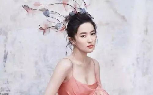 娱乐圈吃瓜必备图刘亦菲,娱乐圈的‘神仙姐姐，美貌与实力并存，揭秘她的魅力人生”