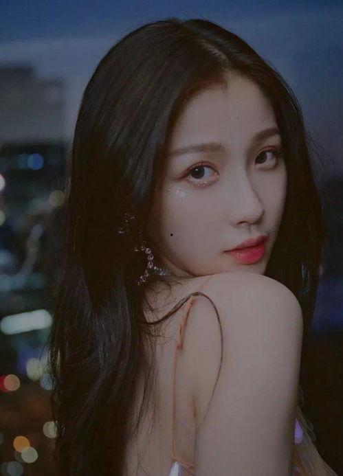 娱乐圈吃瓜所虞书欣早期清冷感