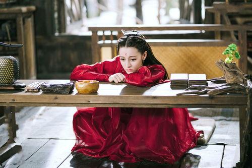 娱乐吃瓜君迪丽热巴吴磊,甜蜜互动引粉丝热议